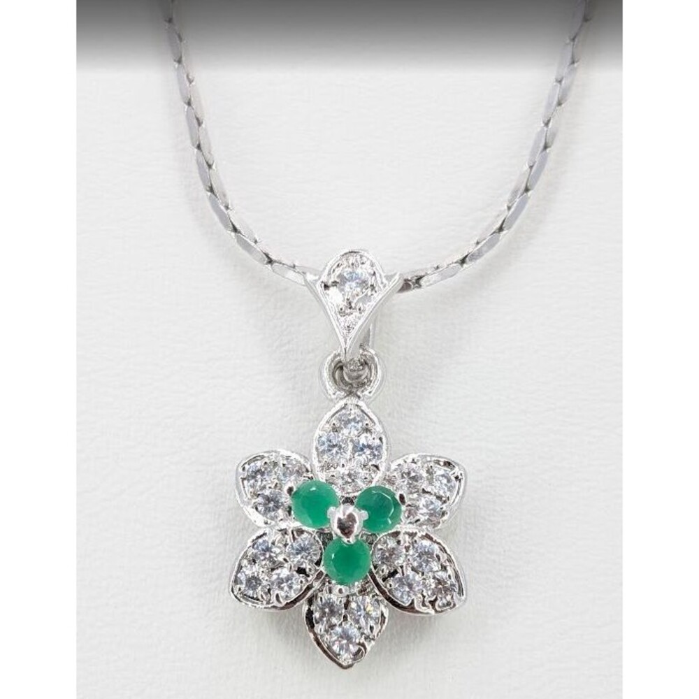 Flower Pendant Necklace Silver Tone Rhinestone Green Accent Push Clasp 30 Inch